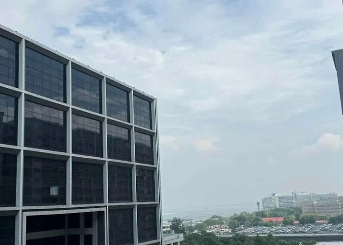 Apartment Vsm Staycation-shore Residences Moa View With Balcony